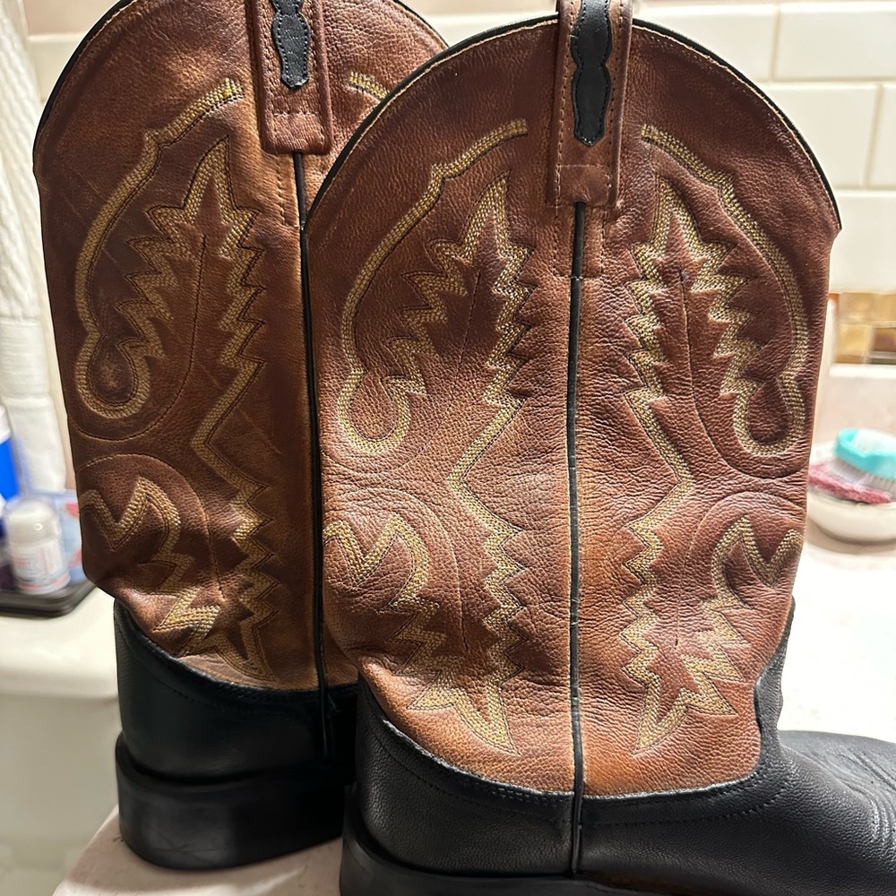 Leather 
Upper Leather Cowboy boots (EUC)